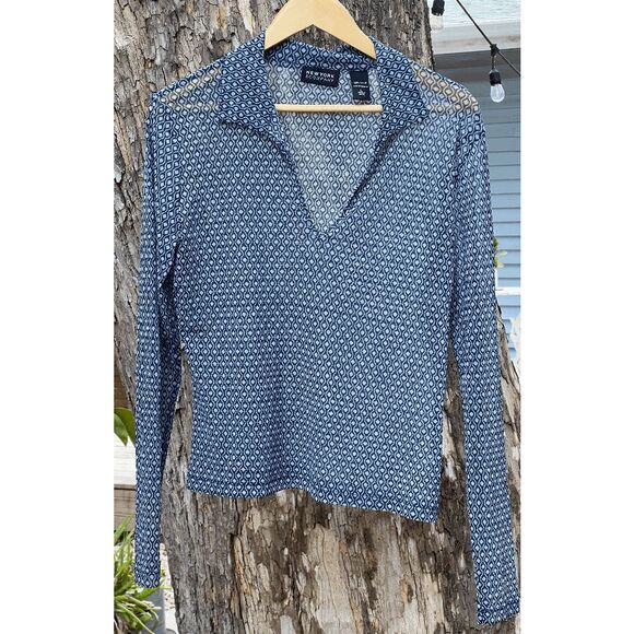 New York & Company 100% Nylon Collared Mesh V-Neck Shirt - L - Picture 2 of 5